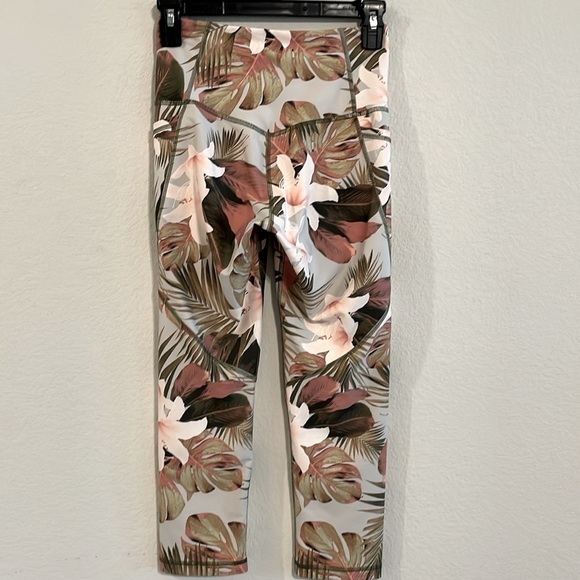 Old Navy Women Leggings Small Green & Pink Floral Powersoft Workout Athleisure - Picture 6 of 14